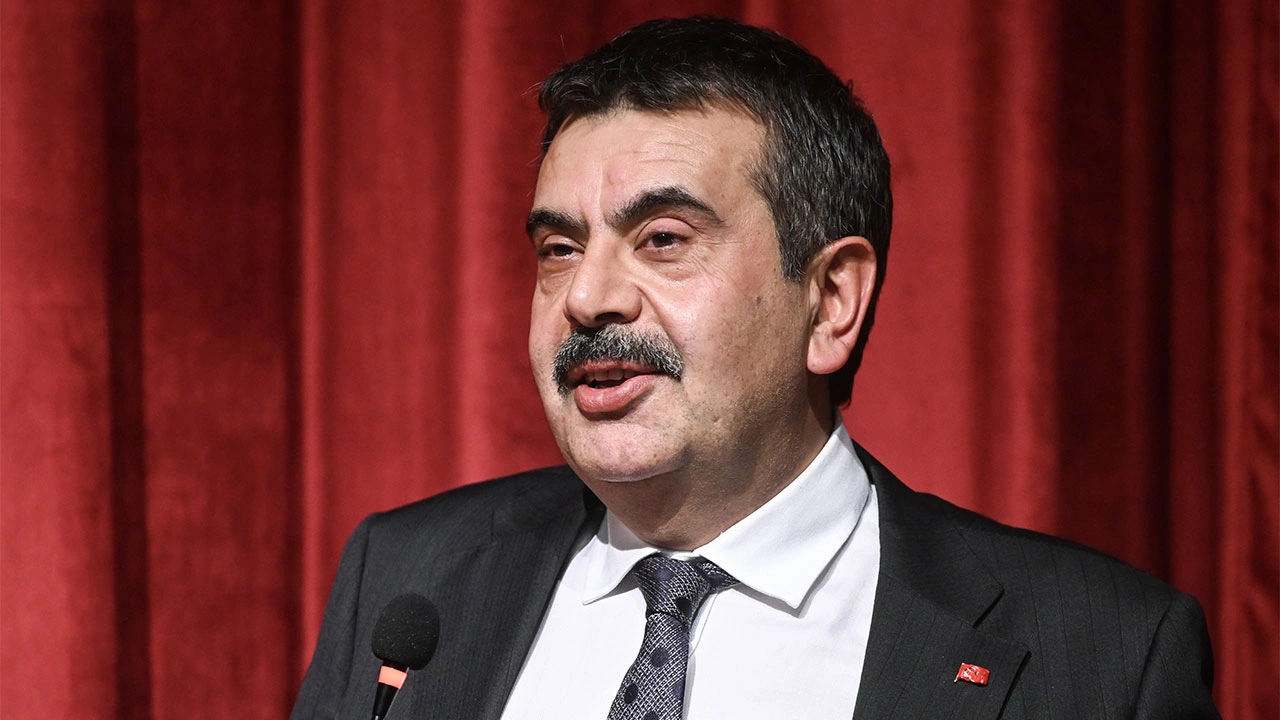 Bakan Tekin’den önemli açıklamalar: Öğretmenlik şartları revize ediliyor.