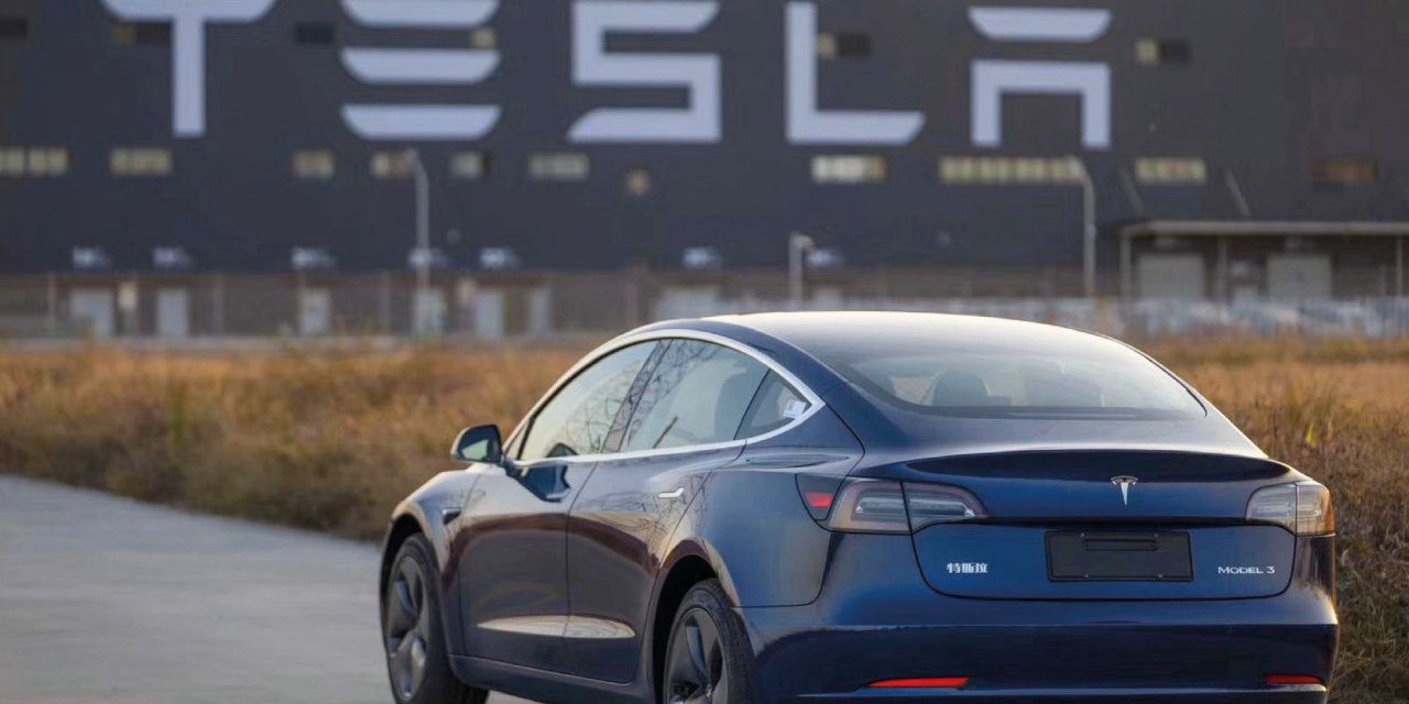 TESLA elektrikli araç fiyat indirimine mi gitti?